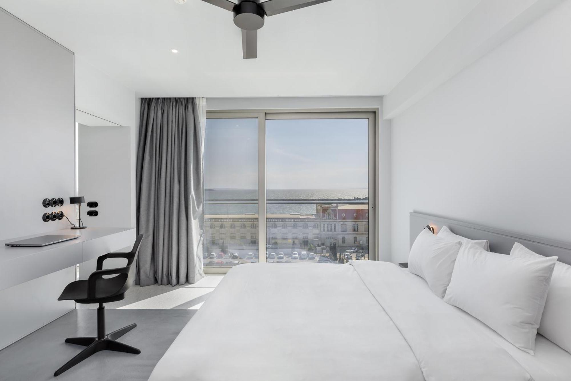 Nero Luxury Suites By Zennova Салоники Экстерьер фото